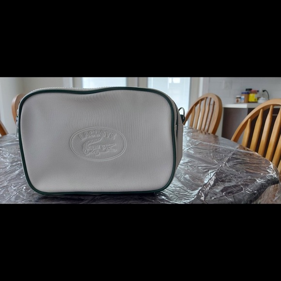 Lacoste Classic Messenger Bag - Picture 3 of 4